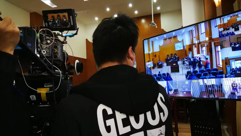 AI生成VS人工创意——碧江区广告片拍摄公司的技术浪漫主义实践